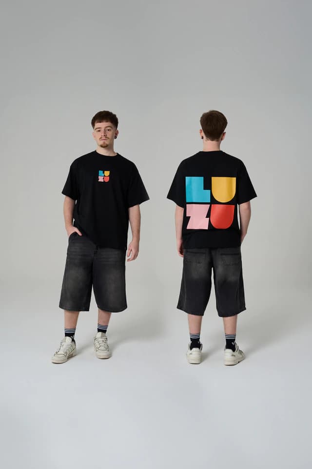 Remera negra Luzu TV.